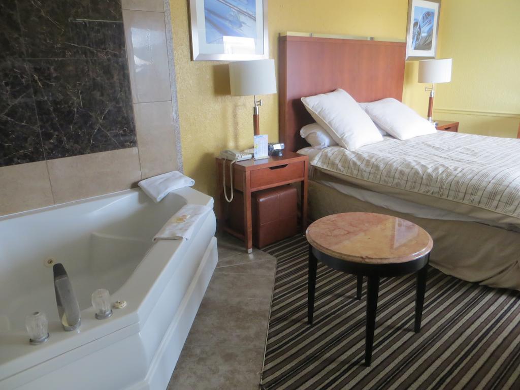 Days Inn Pigeon Forge South Exteriör bild
