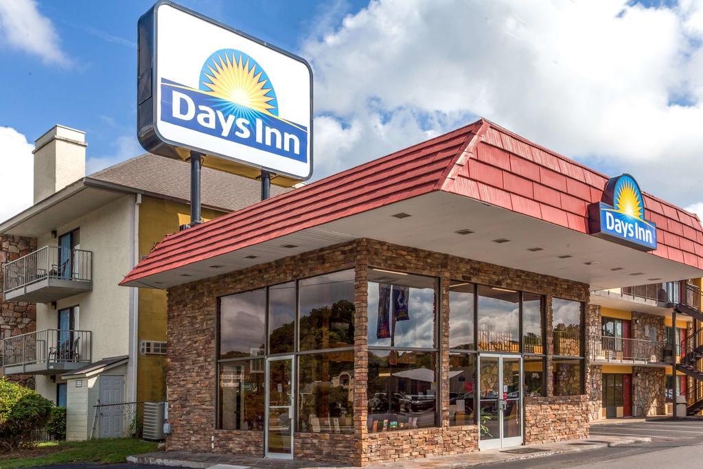 Days Inn Pigeon Forge South Exteriör bild